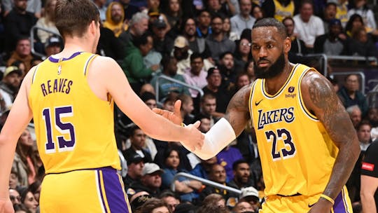 Stifling defense propels Lakers to dominating bounce-back win over ...