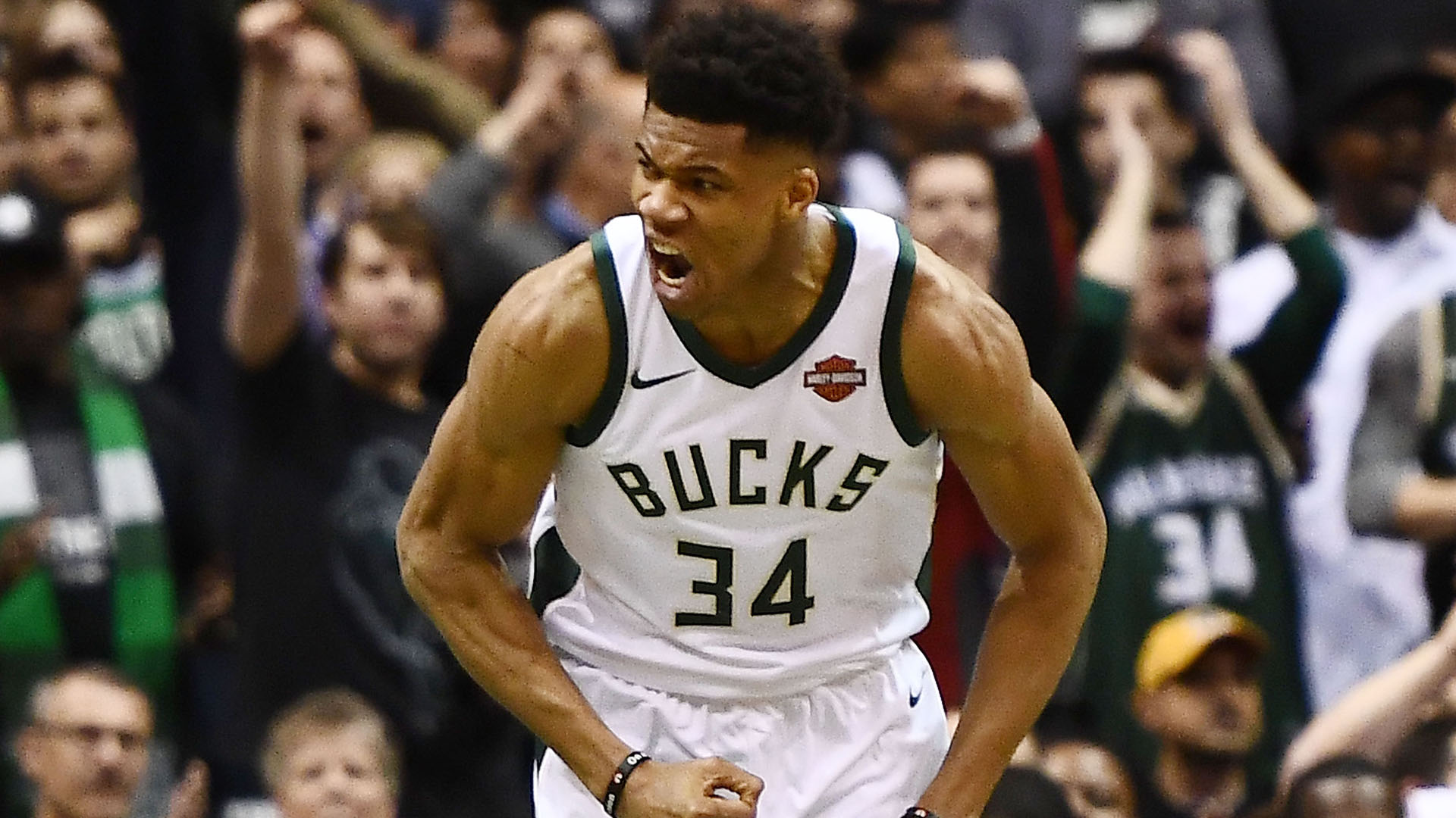 Giannis jumps to No. 2 in NBA's most popular jersey ranking | NBA.com