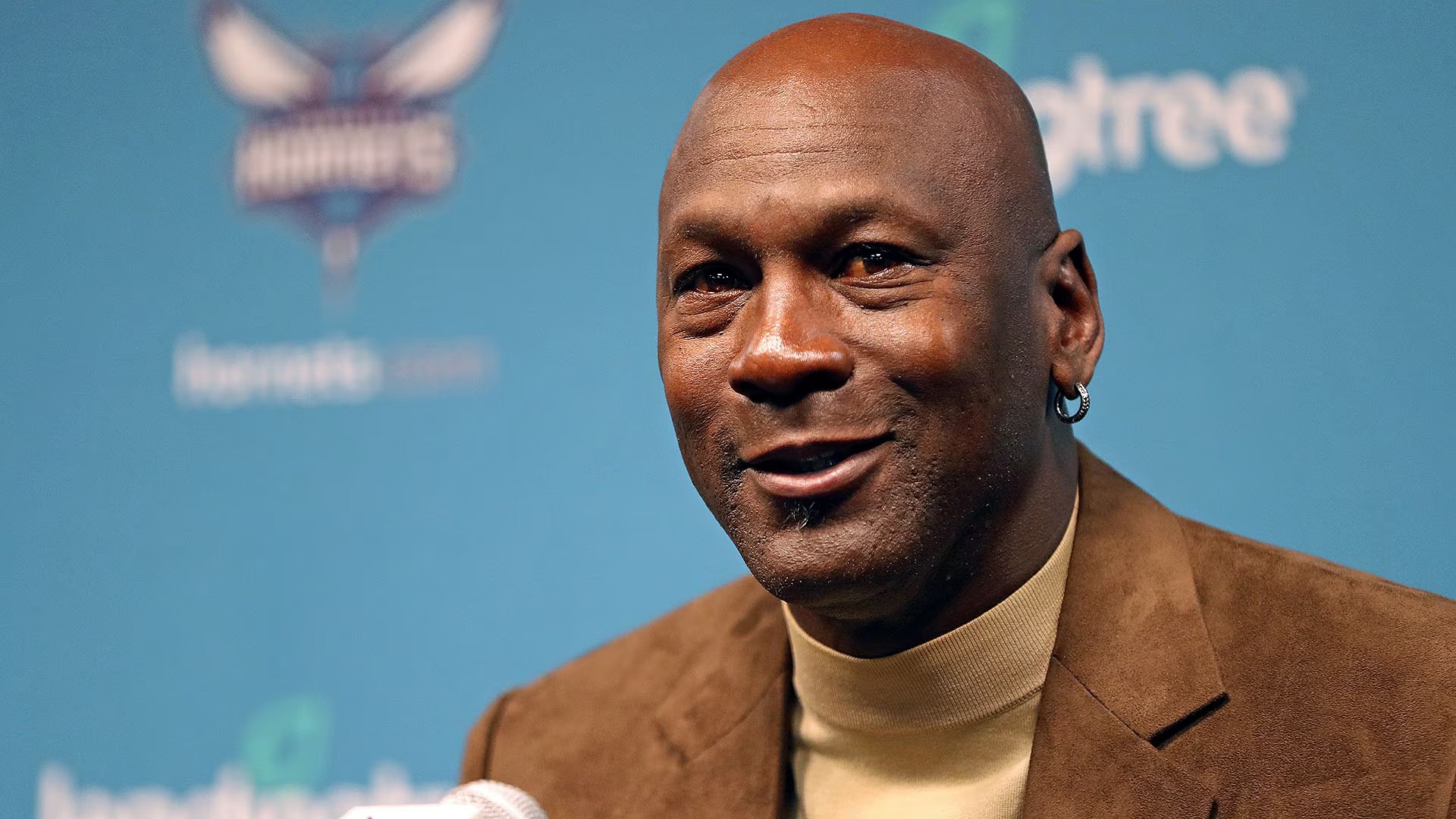 Michael Jordan selling majority ownership stake in Charlotte Hornets ...