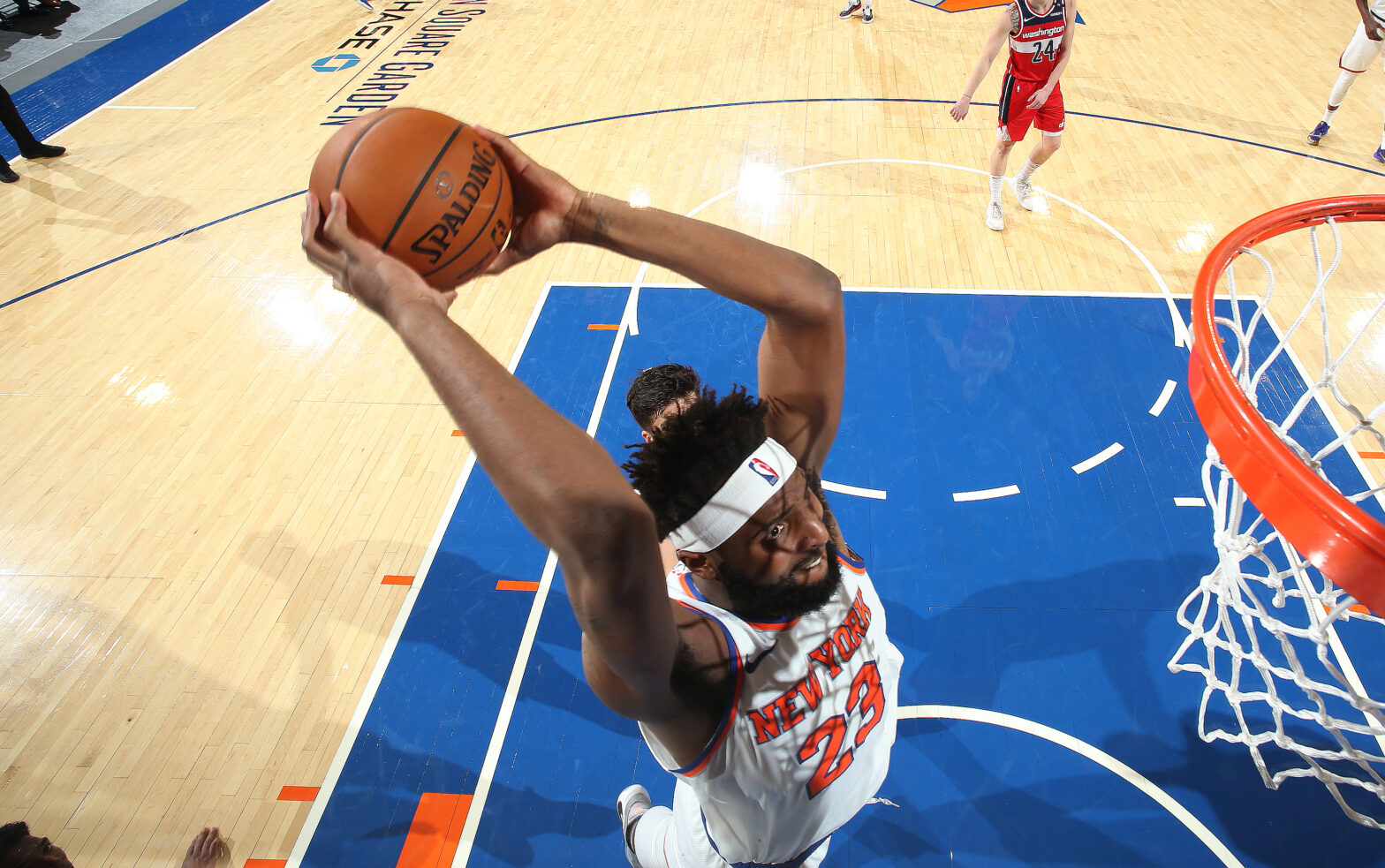 Knicks center Mitchell Robinson suffers broken right foot | NBA.com ...